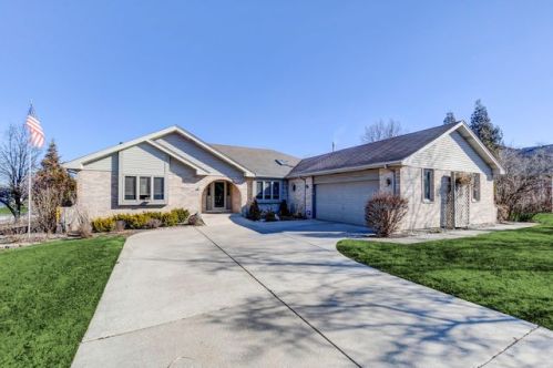 10640 Connemara Ct, Mokena, IL 60448-7733