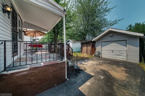 65 Melrose Ave, Irvington, NJ 07111-2705