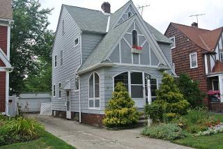 2324 Allison Rd, Cleveland OH  44118-3623 exterior