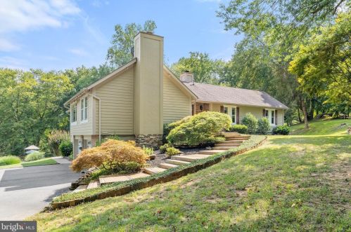 4083 Meadowood Ln, Marshall, VA 20115-2950
