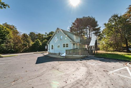 58 Norwich Rd, Quaker Hill CT  06375-1127 exterior
