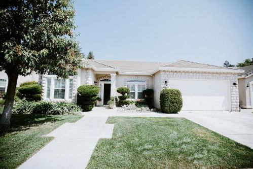 734 Mount Pleasant Dr, Ripon, CA 95366-2086