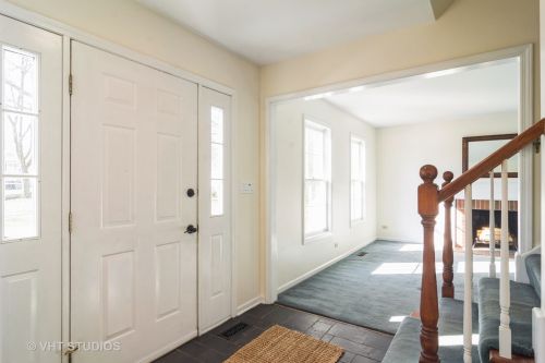 1209 Courier Ct, Bannockburn, IL 60015-2805