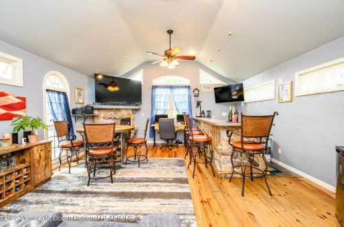 177 Ocean Ave, Middletown NJ 07748-5664 exterior