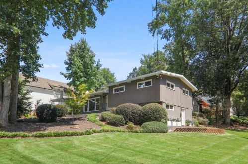 2445 Cove Cir, Atlanta GA  30319-3755 exterior