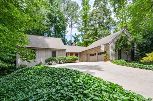 3569 Meadow Chase Dr, Marietta, GA 30062-5939