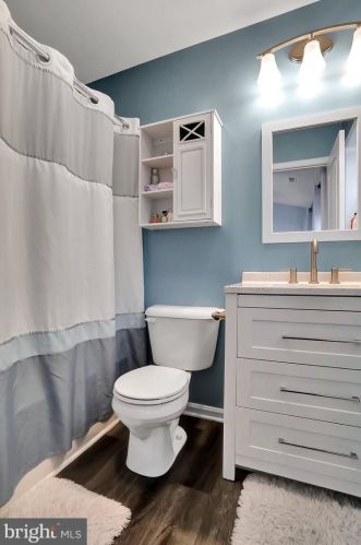 77 Overlook Dr, Hanover PA 17331-9136 exterior