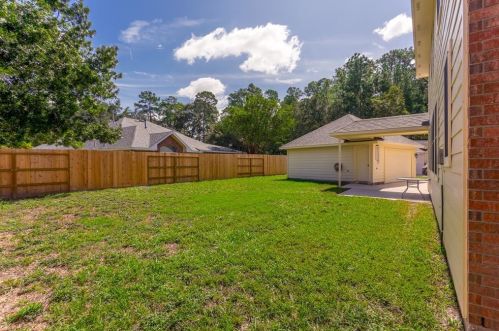 2207 Stoneycreek Park Ct, Conroe TX  77385 exterior