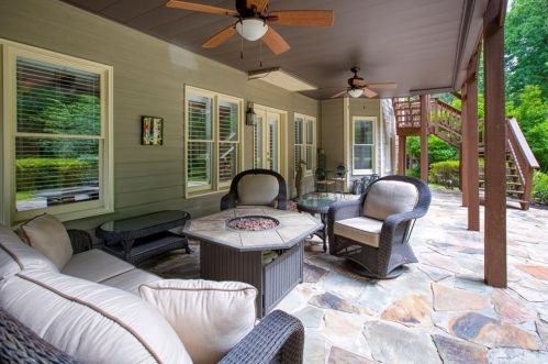 2527 Brookline Cir, Atlanta GA  30319-3690 exterior