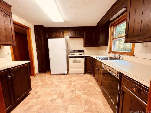 25 Wheeler Rd, Colbrook, CT 06021-7058