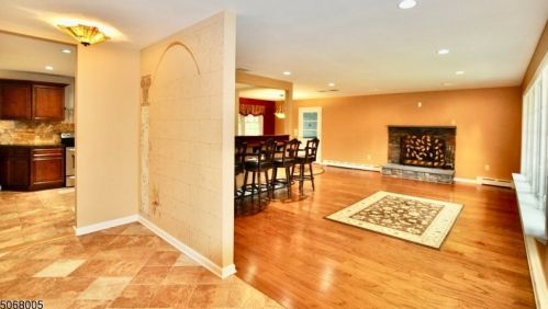 25 Elizabeth Dr, Dover, NJ 07869-1307