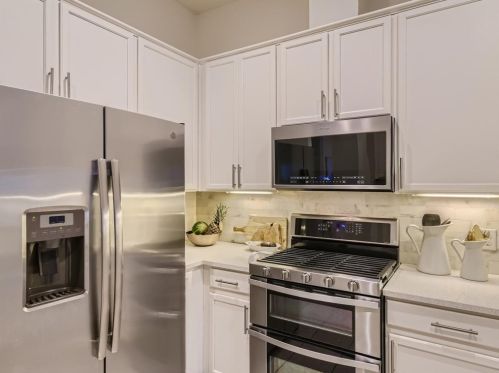 8532 Copano Dr, Austin TX  78749-3890 exterior