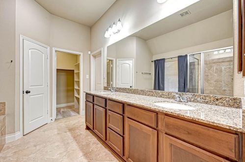 1813 Callaway Cove Ct, Richmond TX 77471-6664 exterior