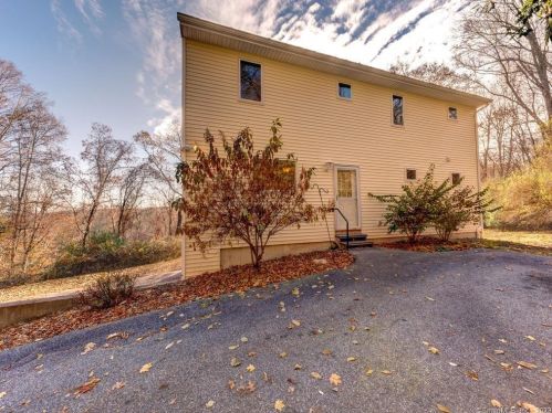 91 Insalaco Dr, North Windham, CT 06280-1502