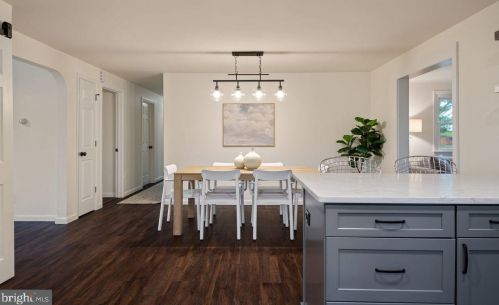 564 Lampeter Rd, Lancaster PA  17602-4010 exterior