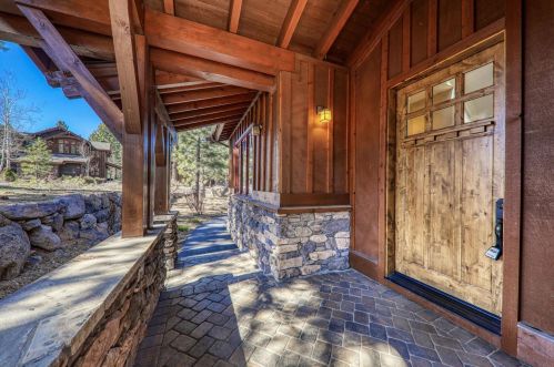10251 Valmont Trl, Truckee CA  96161-2078 exterior
