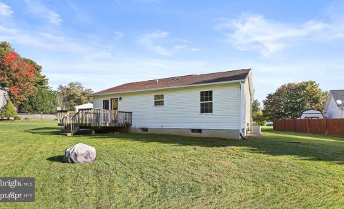 16917 Hampshire Dr, Williamsport MD  21795-3180 exterior