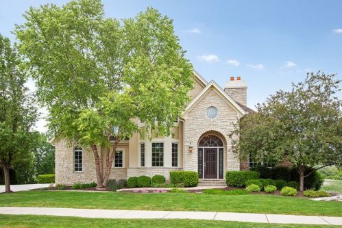 13551 Cambridge Dr, Lemont, IL 60439-7342