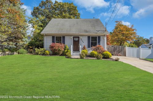 2148 Llewellyn Pkwy, Lacey, NJ 08731-3820