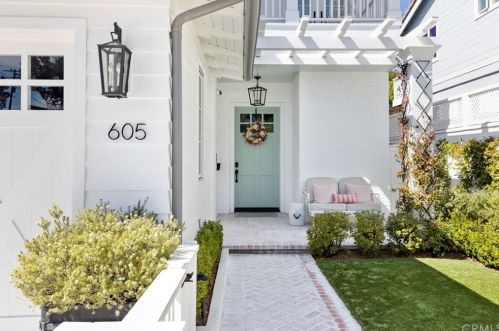 605 29th St, Manhattan Beach, CA 90266-2232
