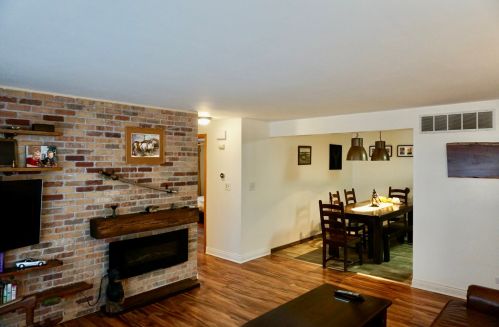 151 Chatham Ct, Hanover Park, IL 60108-8215