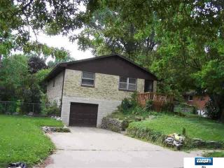 9610 Oak Ridge Dr, Bellevue, NE 68147-2336