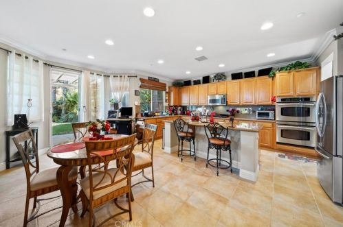 11364 Pondhurst Way, Riverside CA  92505-3471 exterior