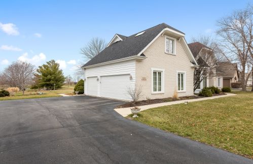 31 Royal Oaks Dr, Bristol, IL 60512-9700