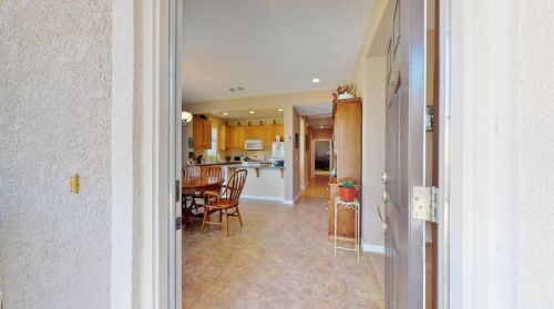 557 Betten St, Los Banos, CA 93635-8590