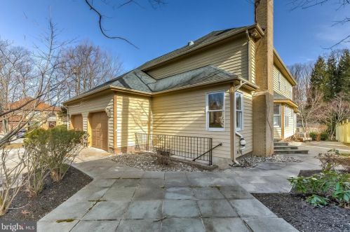 6125 Wooded Run Dr, Columbia MD 21044-3800 exterior