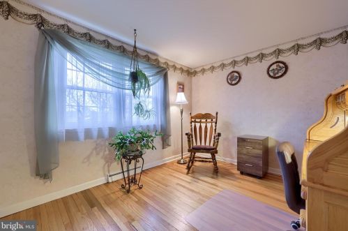 1604 Robert Rd, Lancaster PA  17601-5635 exterior