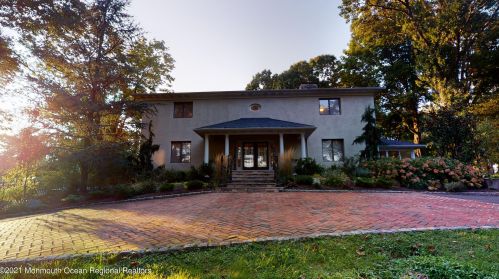 583 Navesink River Rd, Tinton Falls, NJ 07701-6326