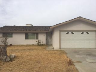 677 Joaquin St, Coalinga, CA 93210-1623
