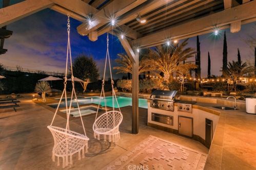 1769 Green Orchard Pl, Riverside CA  92508-8746 exterior