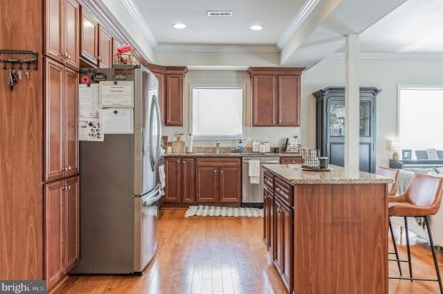 6318 Linden St, Shady Side MD  20764-2910 exterior