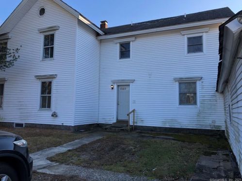 20 Norwich Rd, Quaker Hill, CT 06375-1137