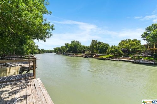 1035 Timber Elm, Seguin TX  78155-1138 exterior