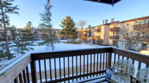 514 Spruce Dr, Palatine, IL 60074-2319