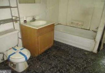 608 Line St, Camden NJ 08103-1453 exterior