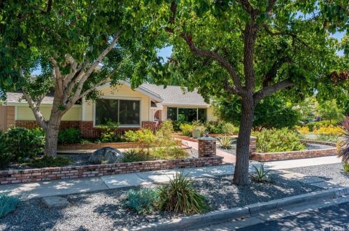 2602 Mainway Dr, Los Alamitos, CA 90720-4723