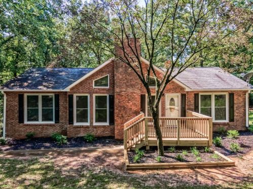 263 Faye Dr, Holly Springs, GA 30114-9754