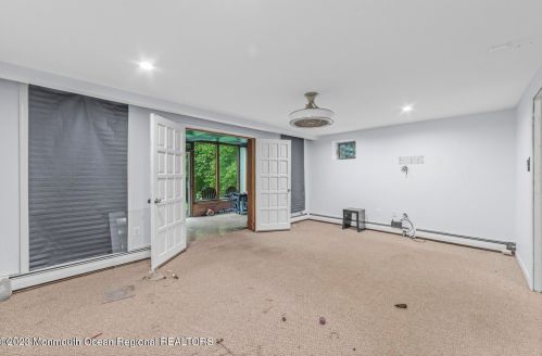 206 Red Hl Rd, Middletown NJ 07748-2408 exterior