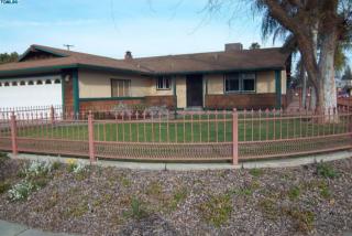 104 Crumal St, Visalia, CA 93292-7009