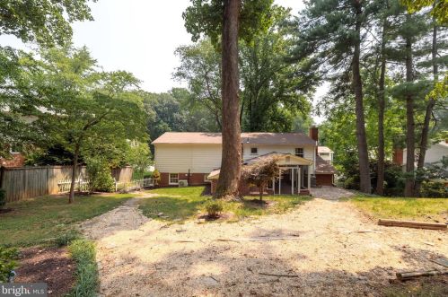 7136 Game Lord Dr, Springfield VA  22153-1318 exterior