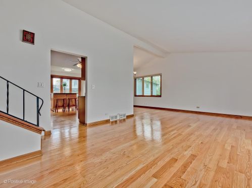 9856 Huber Ln, Niles IL  60714-1015 exterior