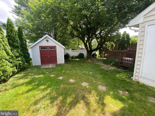 451 Coreopsis Dr, Lancaster, PA 17602-1152