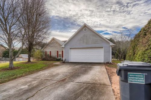 1480 Twin Manor Dr, Loganville, GA 30052-5390