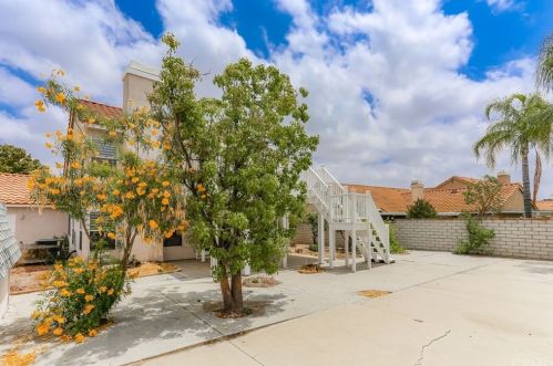 8623 Mesa Oak Dr, Riverside CA  92508-3123 exterior
