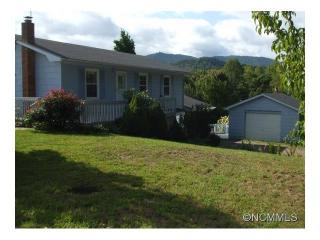 14 Essex Pl, Clyde, NC 28721-8442