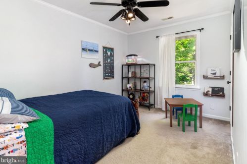 1217 Pine Ave, Shady Side MD 20764-9575 exterior